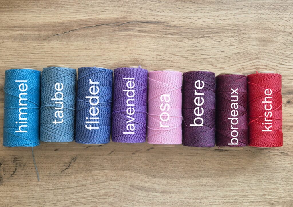 Farbauswahl des Markamee-Garns: himmel, taube, flieder, lavendel, rosa, beere, bordeaux, kirsche